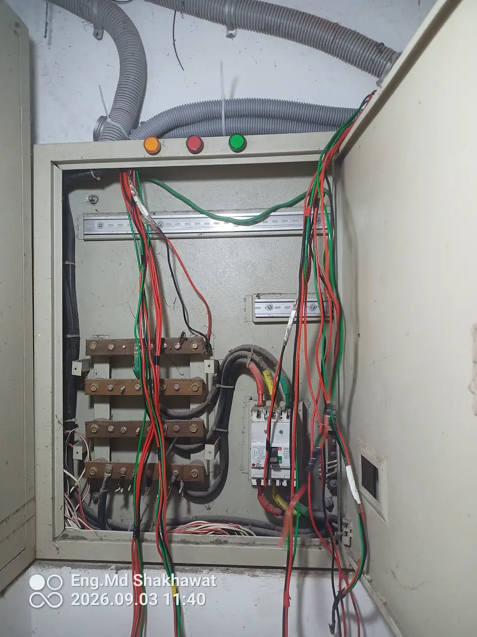 Distribution board with breakers and cable dressing