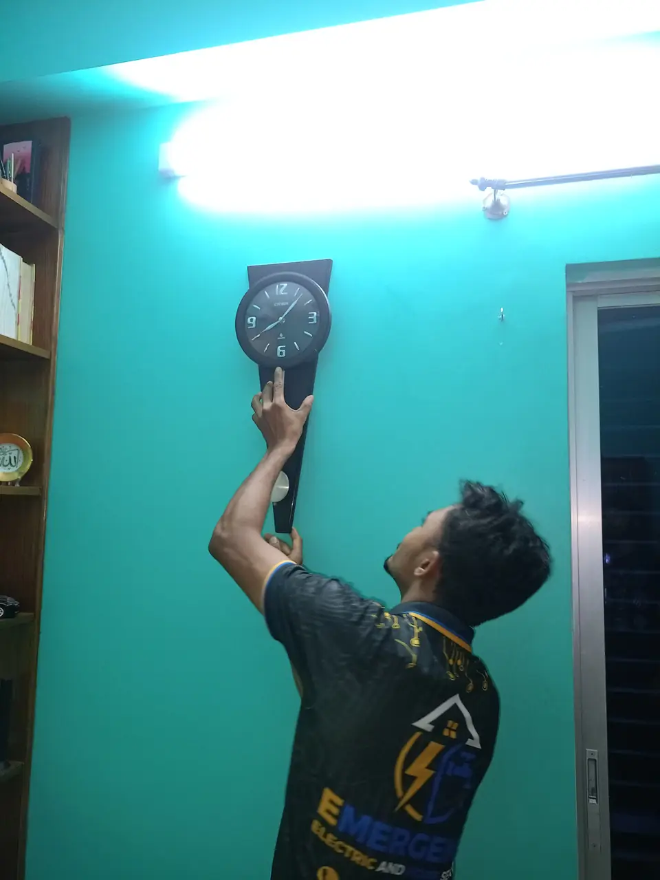 Hanging a wall clock at the right height